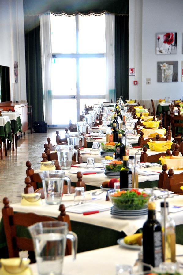 Casa Marina Bruno E Paola Mari Hotel Caorle Bagian luar foto